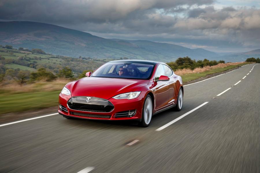  Tesla Model S P85+ 2014 года  (UK) (фото 6 из 30)